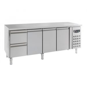 Table réfrigérée 3 portes 2 tiroirs 700